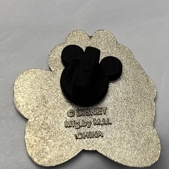 Disney Ursula, Little Mermaid, 2010 trading pin, Villians - Picture 2 of 3